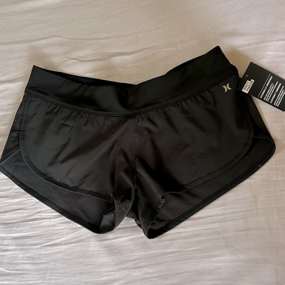 New with tag stretchy shorts.